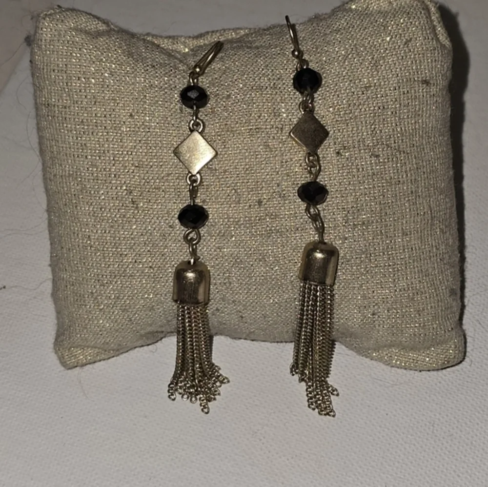 Lucky Brand‎ Elegant Black and Gold Dangle Earrings